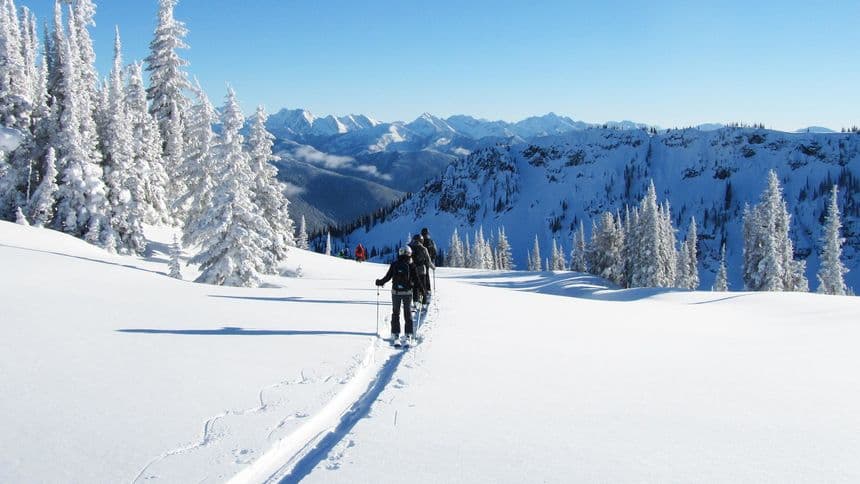 Dates with the cheapest ski packages